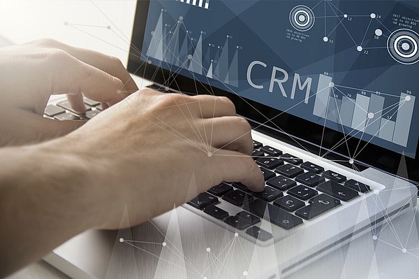 CRM System zum Einsatz bringen